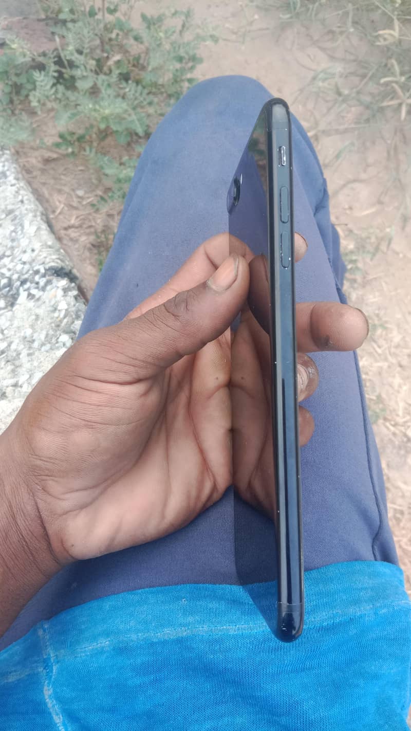 Apple iPhone 7 Plus 2