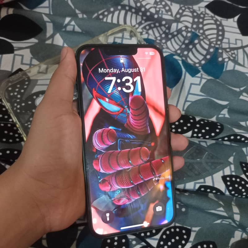 Apple iPhone 13 4