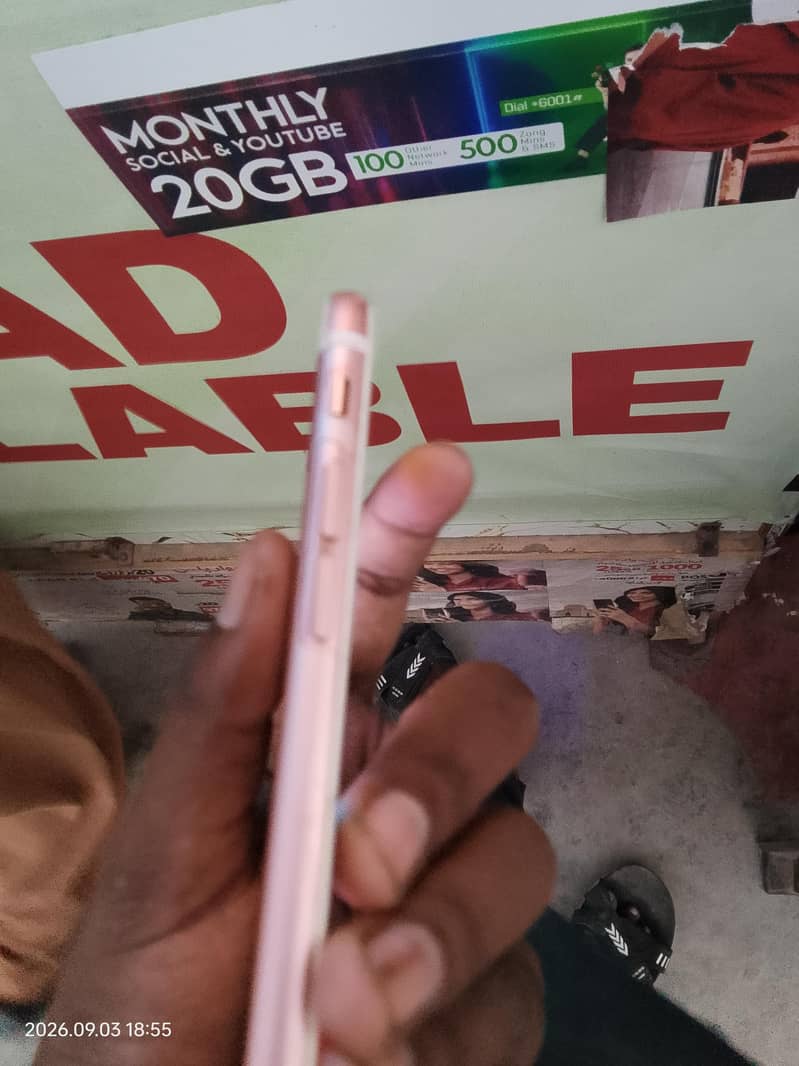 Apple iPhone 6S Plus 2