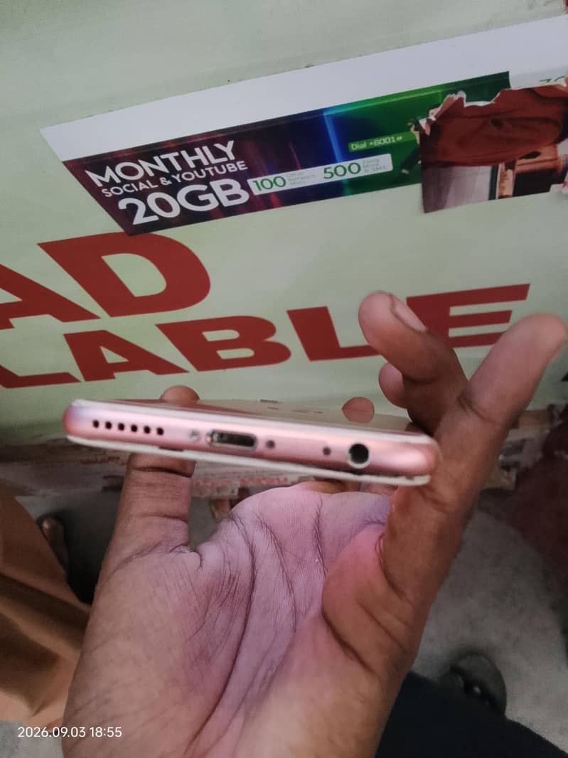 Apple iPhone 6S Plus 3