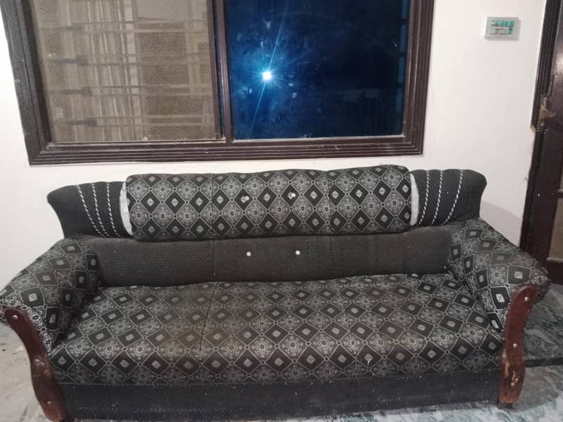 Used Sofa 0