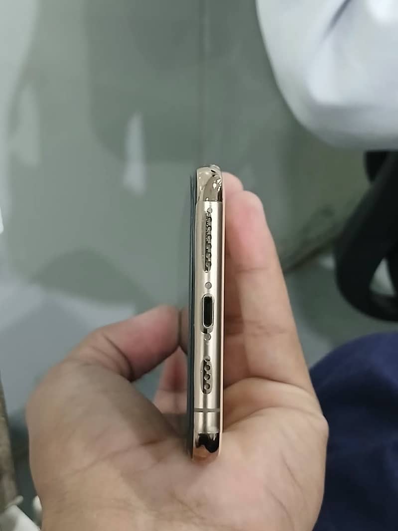 Apple iPhone 11 Pro Max 3