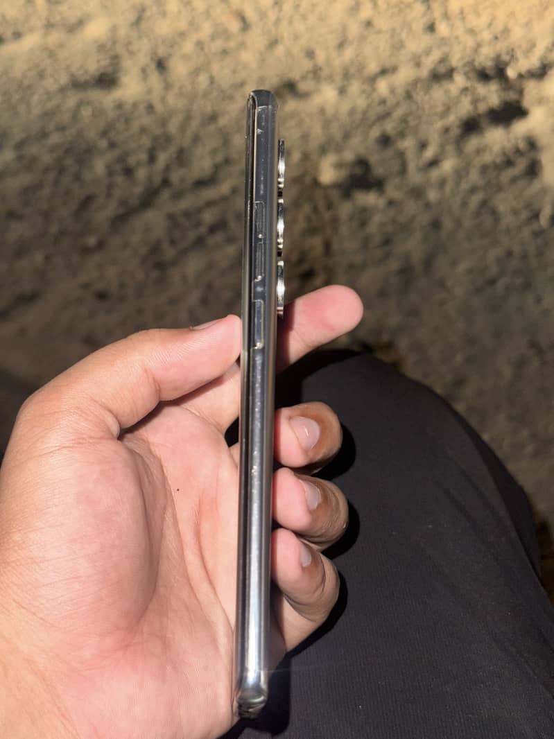 Tecno CAMON 40 Pro 1