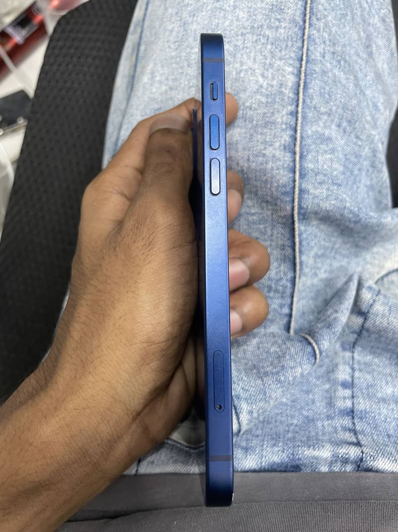 Apple iPhone 12 0