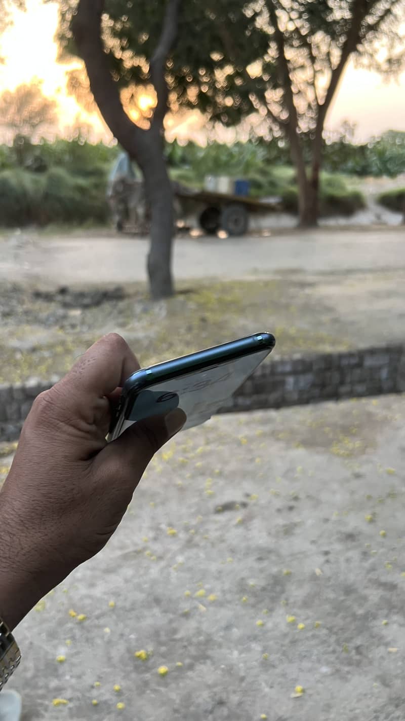 iPhone 11 Pro Max 5