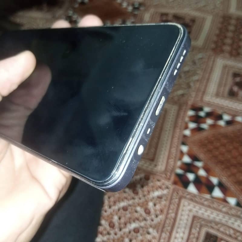 Realme Note 60 4