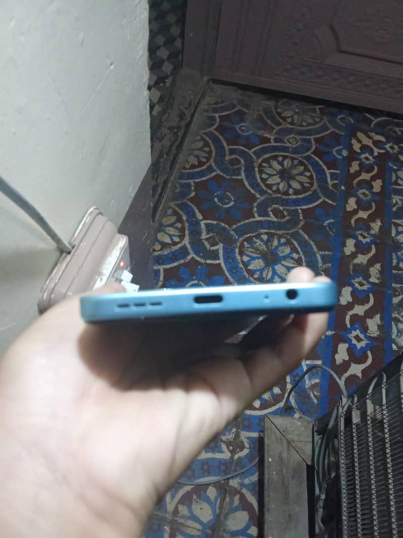 Tecno Spark Go2 0