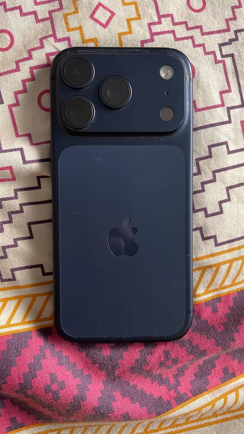 Apple iPhone 17 Pro 1