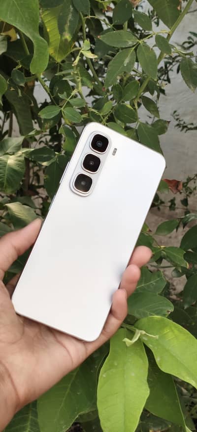 Infinix Hot 60 i