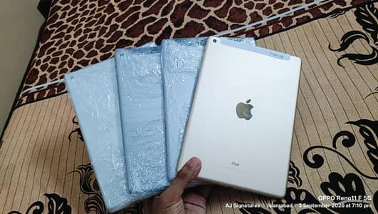 Apple iPad 5th Generation, Excellent Condition 10/10