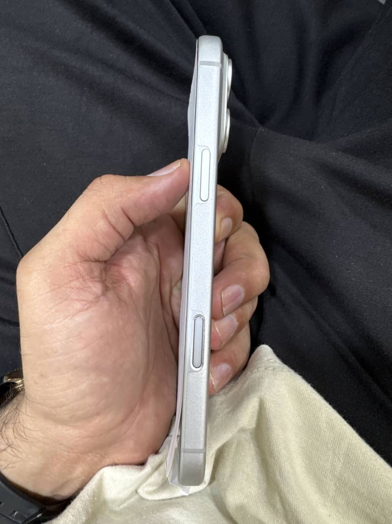 Apple iPhone 17 Pro Max 3