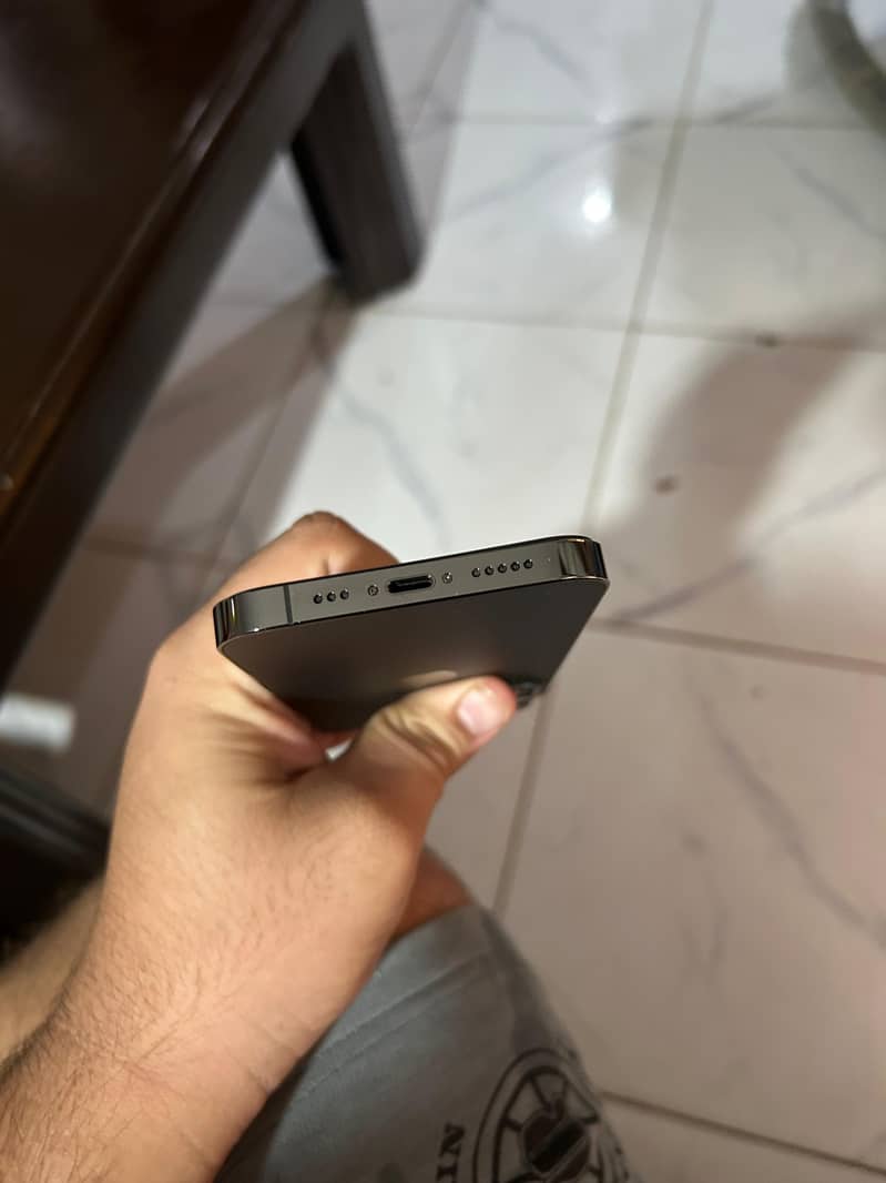 Apple iPhone 13 Pro 3