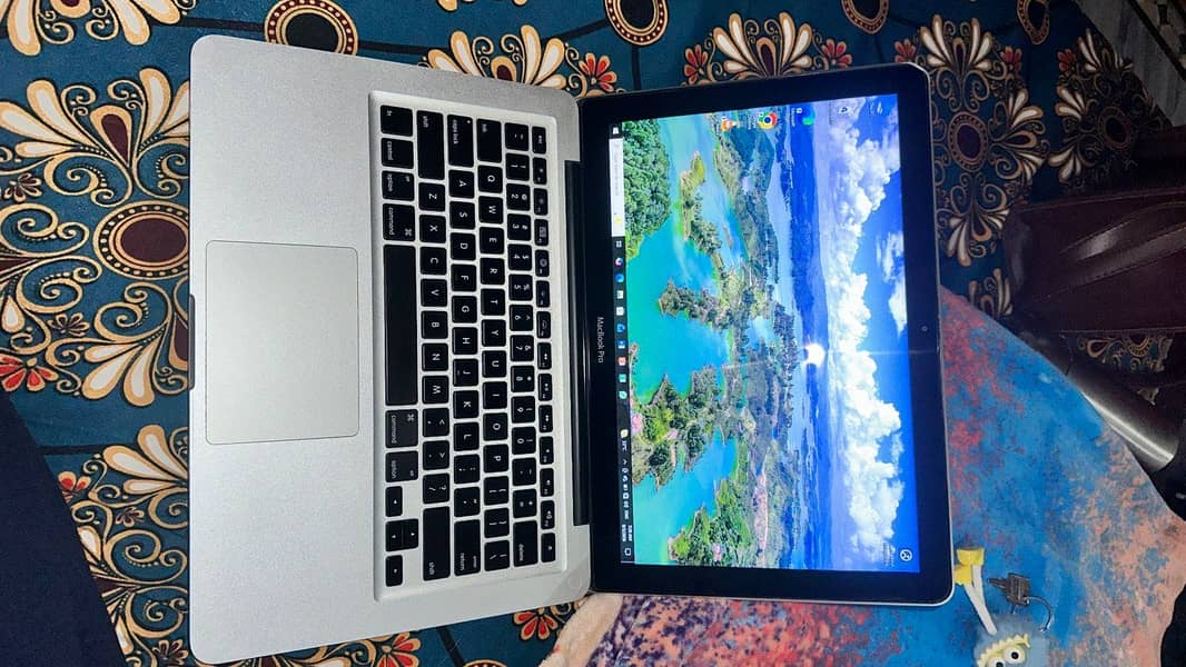 Apple mac book 3