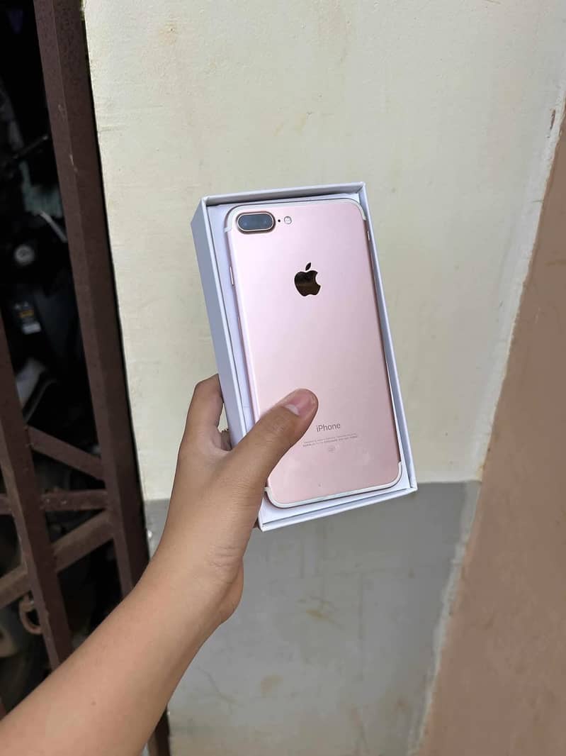 Apple iPhone 7 Plus 1
