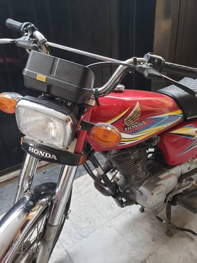 Honda CG 125 bike