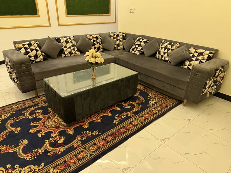 L shape Sofa set with an extra table 3