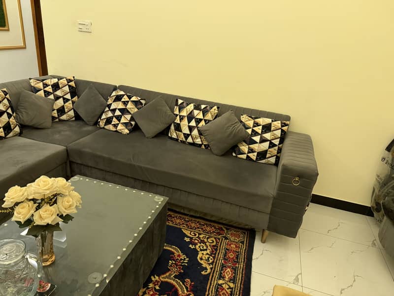 L shape Sofa set with an extra table 5