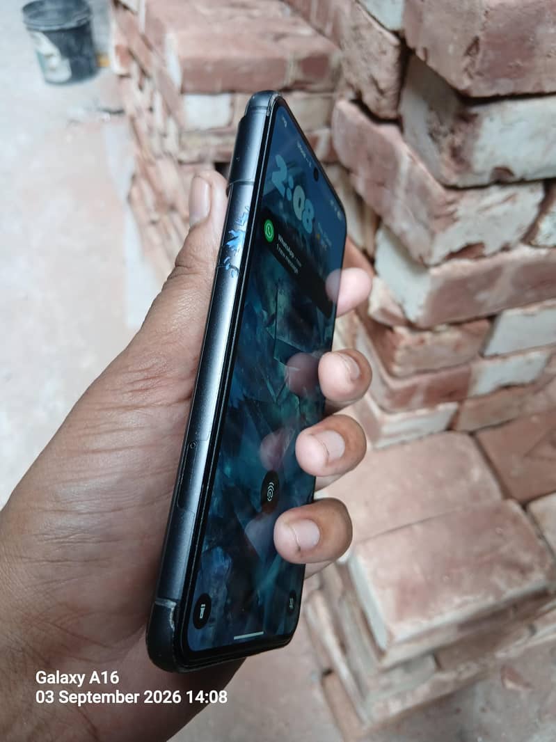 Google Pixel 8 2