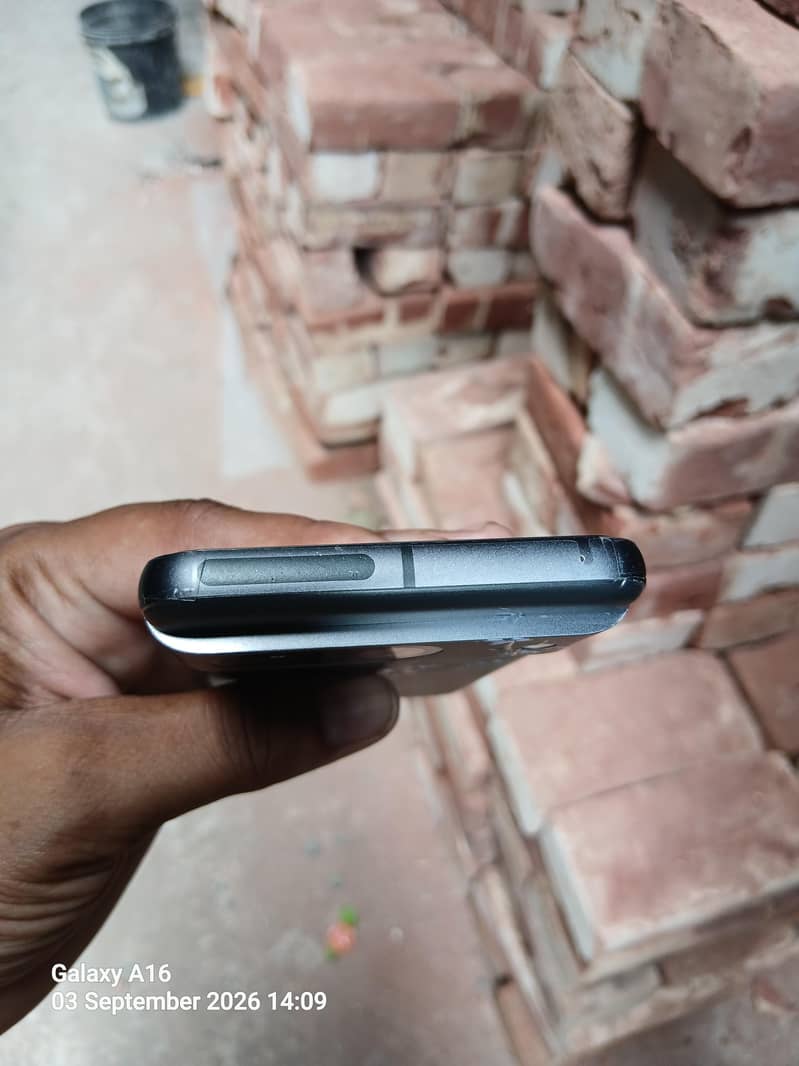 Google Pixel 8 6