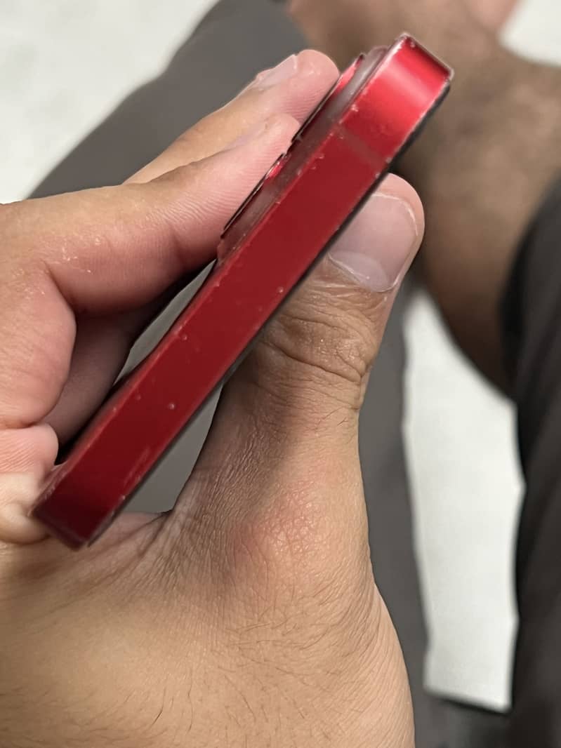 Apple iPhone 13 2