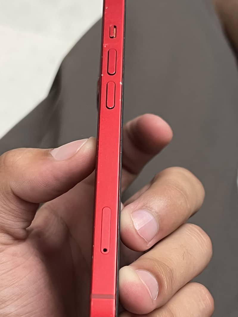 Apple iPhone 13 4