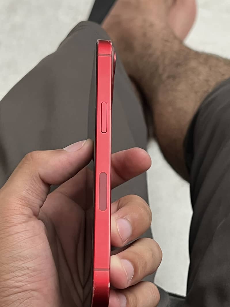 Apple iPhone 13 5