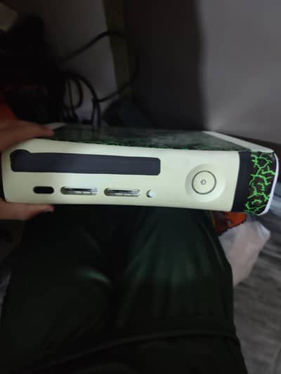 Xbox 360 with 200+ games