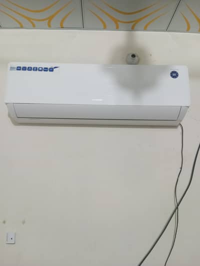 Hyunda DC inverter Wi-Fi ke sath new model urgent sale