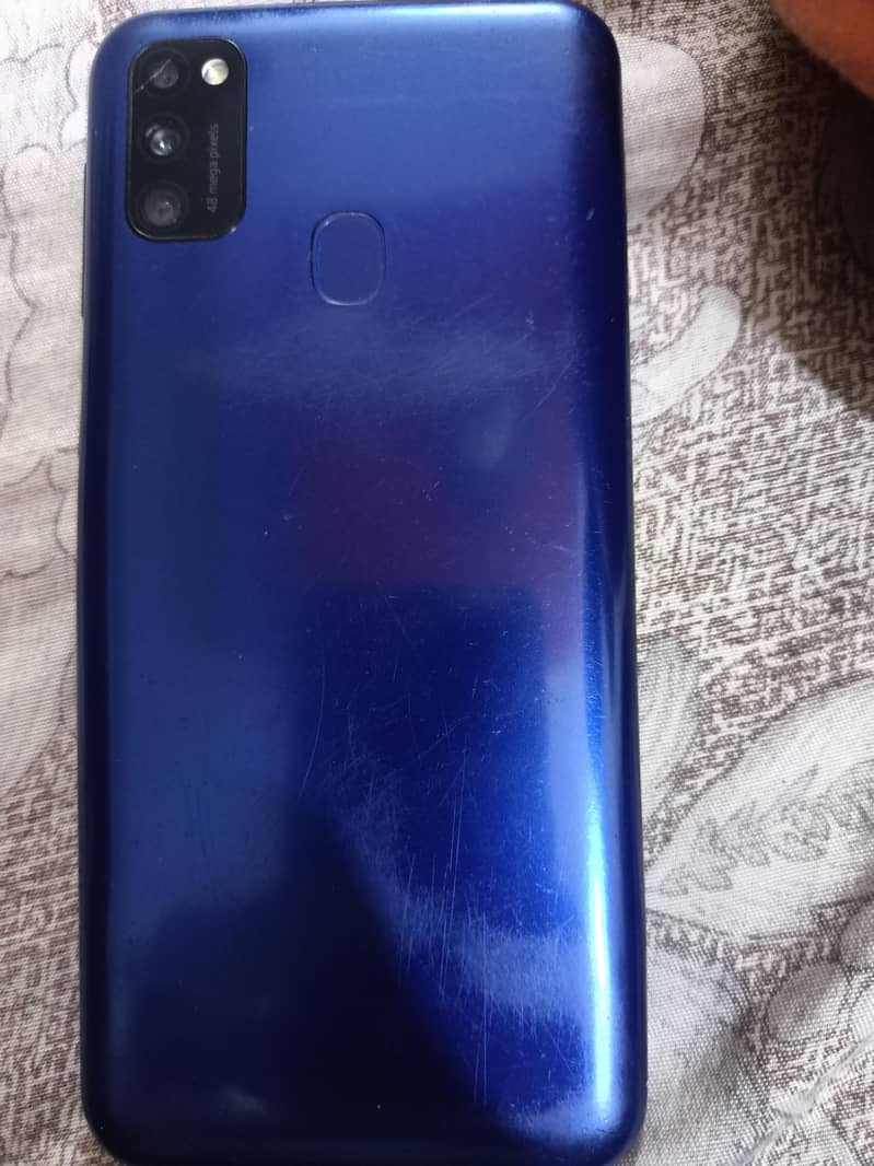 Samsung Mobile M21 1