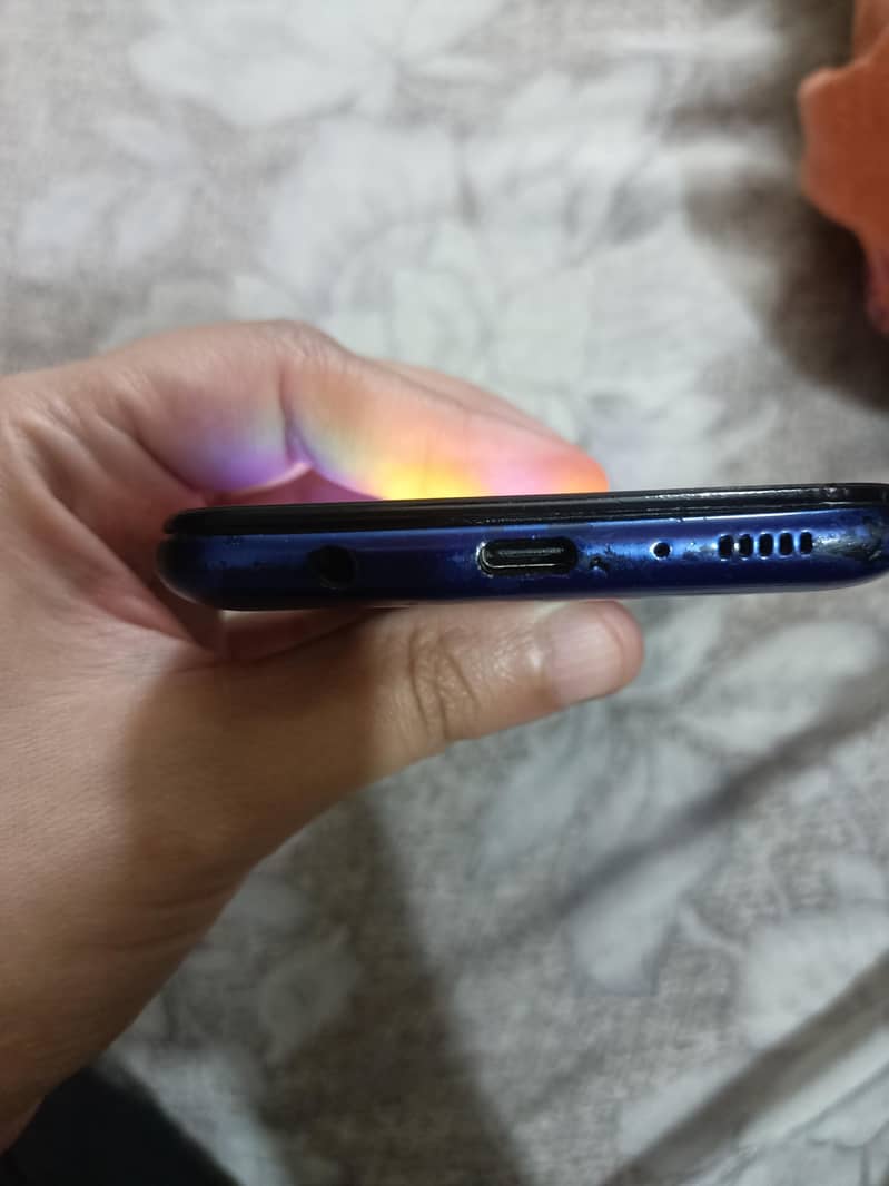 Samsung Mobile M21 2
