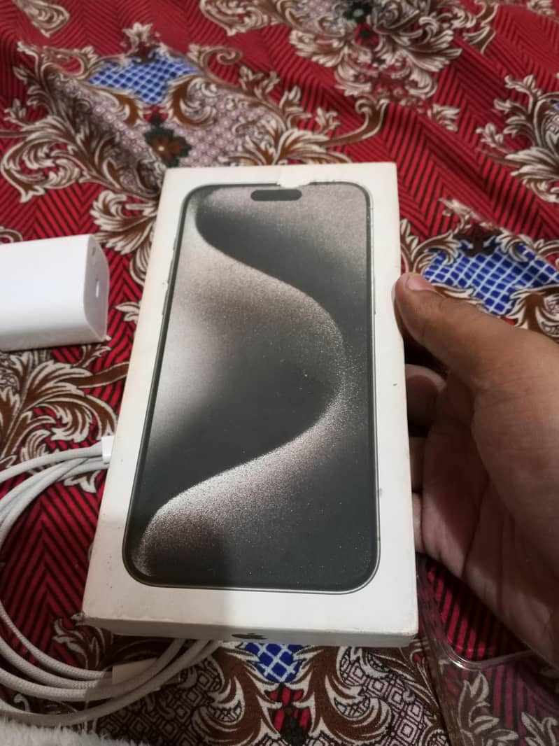 Apple iPhone 15 Pro Max 3