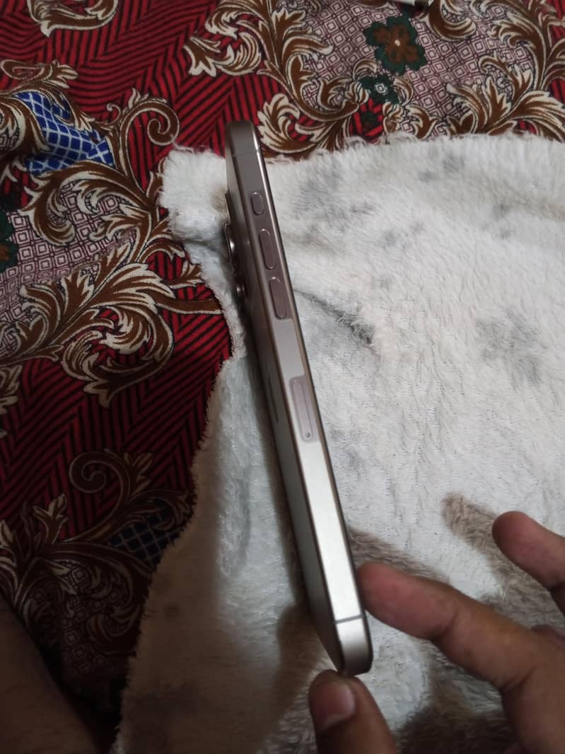 Apple iPhone 15 Pro Max 11