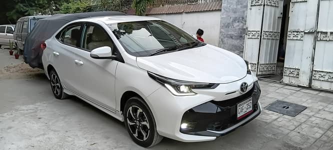 Toyota Yaris ATIV CVT 1.3 24/2025. B2B ORIGINAL FULL OPTION