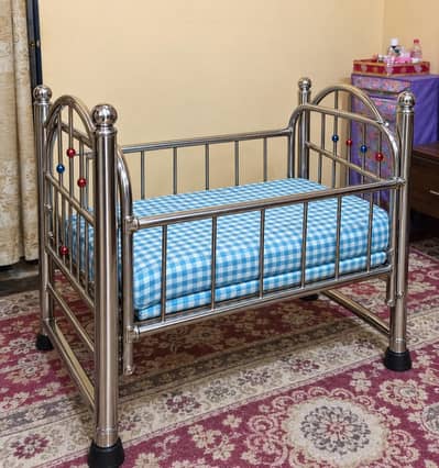 Premium Steel Baby Jhoola – Excellent Condition – 2/3 Months Used