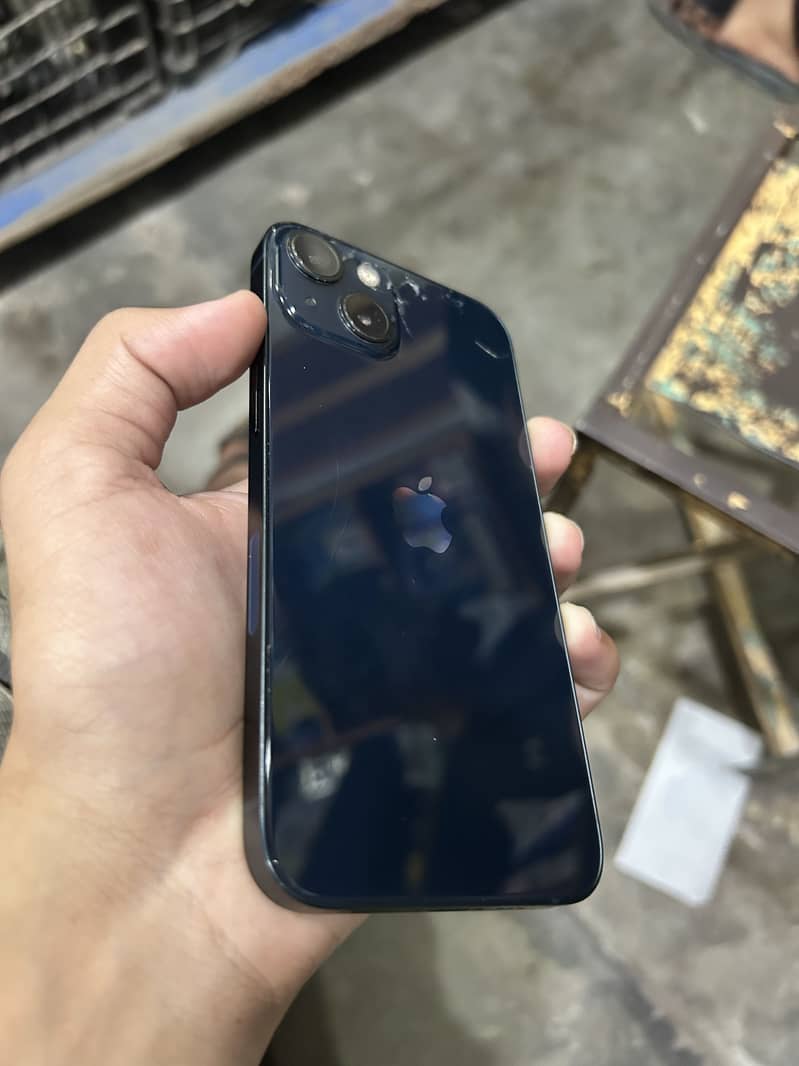 Apple iPhone 13 12