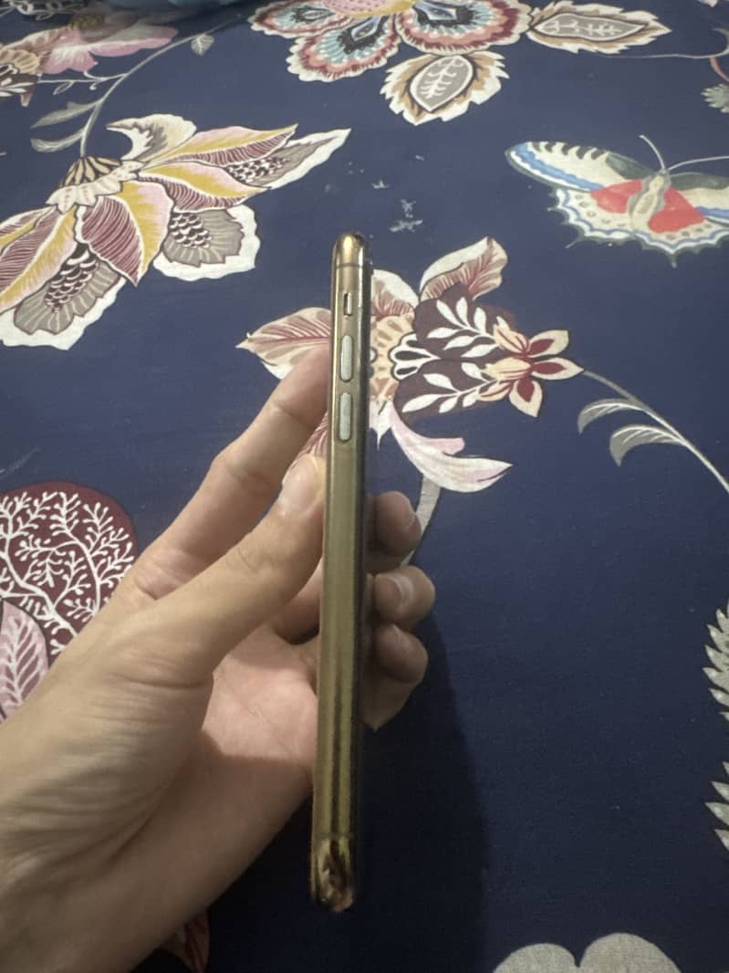 Apple iPhone 11 Pro 2