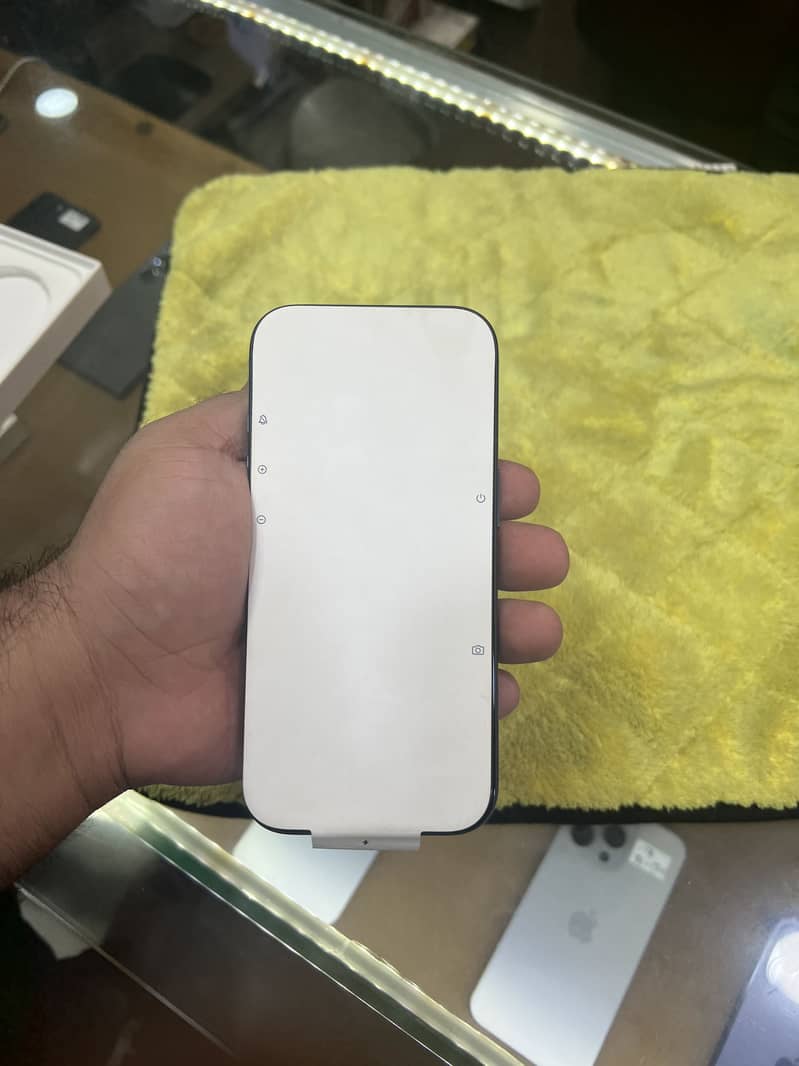 Apple iPhone 17 Pro Max 1