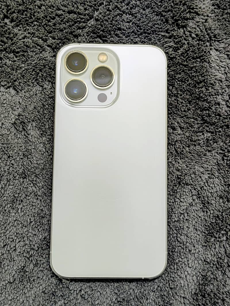 Apple iPhone 13 Pro 2