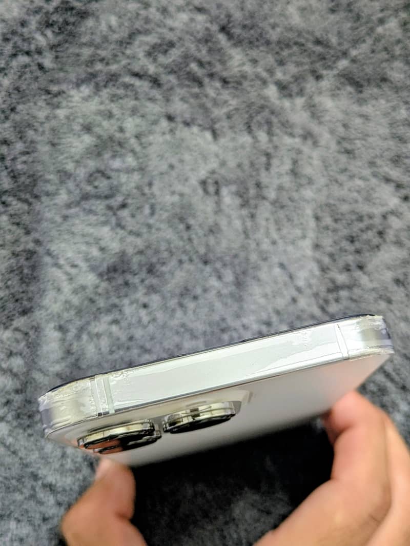Apple iPhone 13 Pro 4