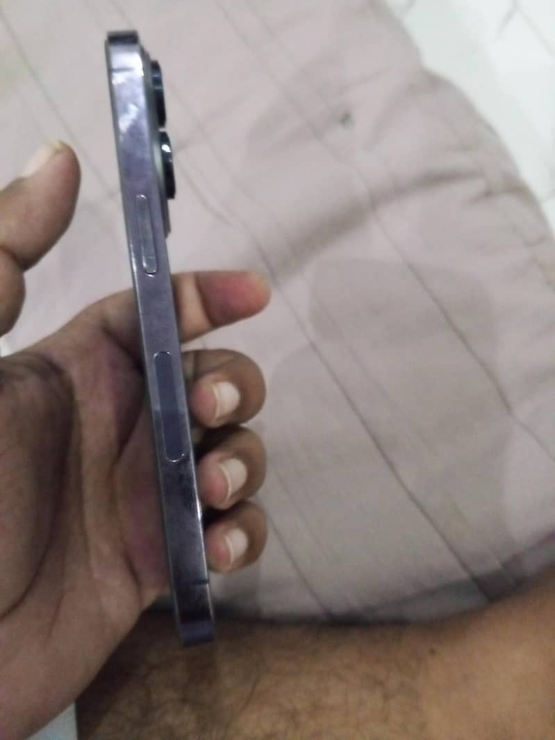 Apple iPhone 14 Pro 1