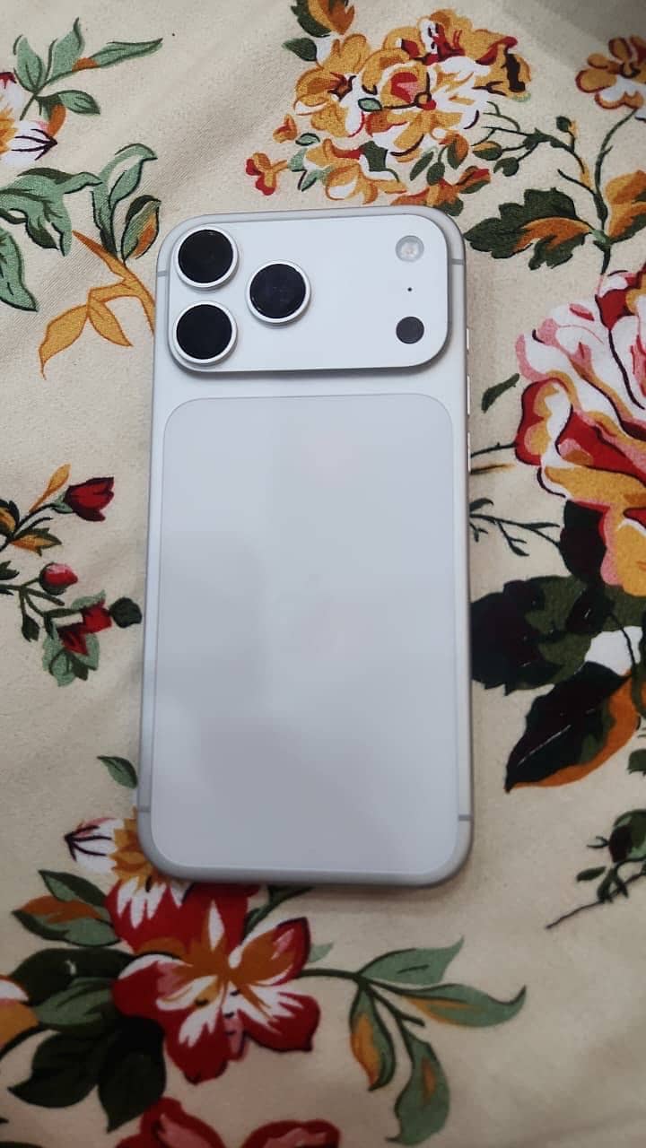 Apple iPhone 17 Pro Max 2