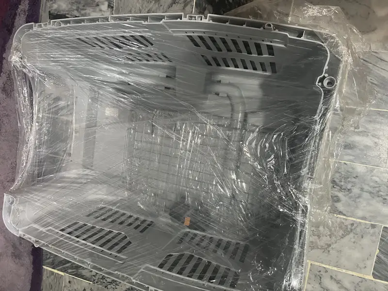 Pet cargo carrier imported — photo 3