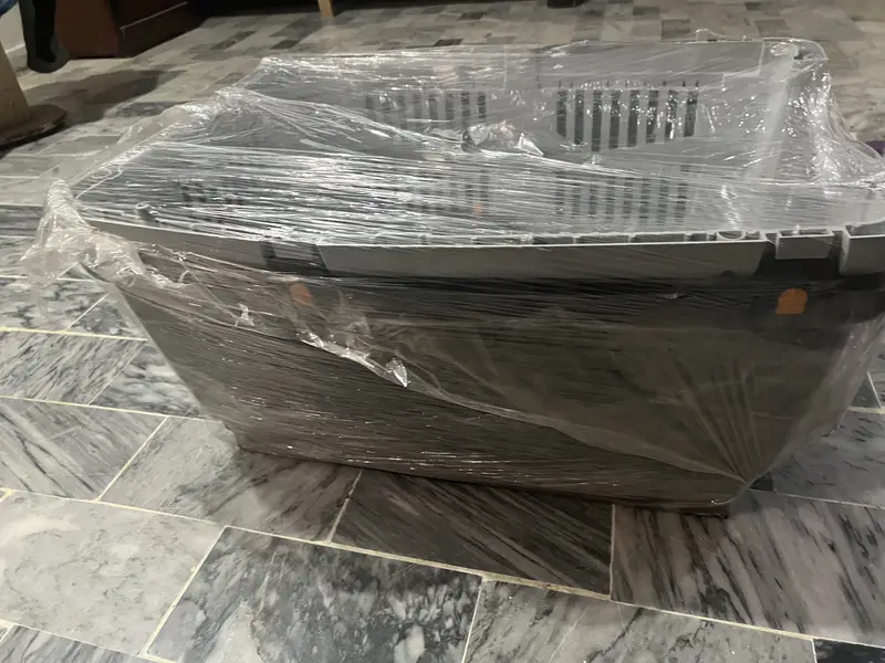 Pet cargo carrier imported — photo 5
