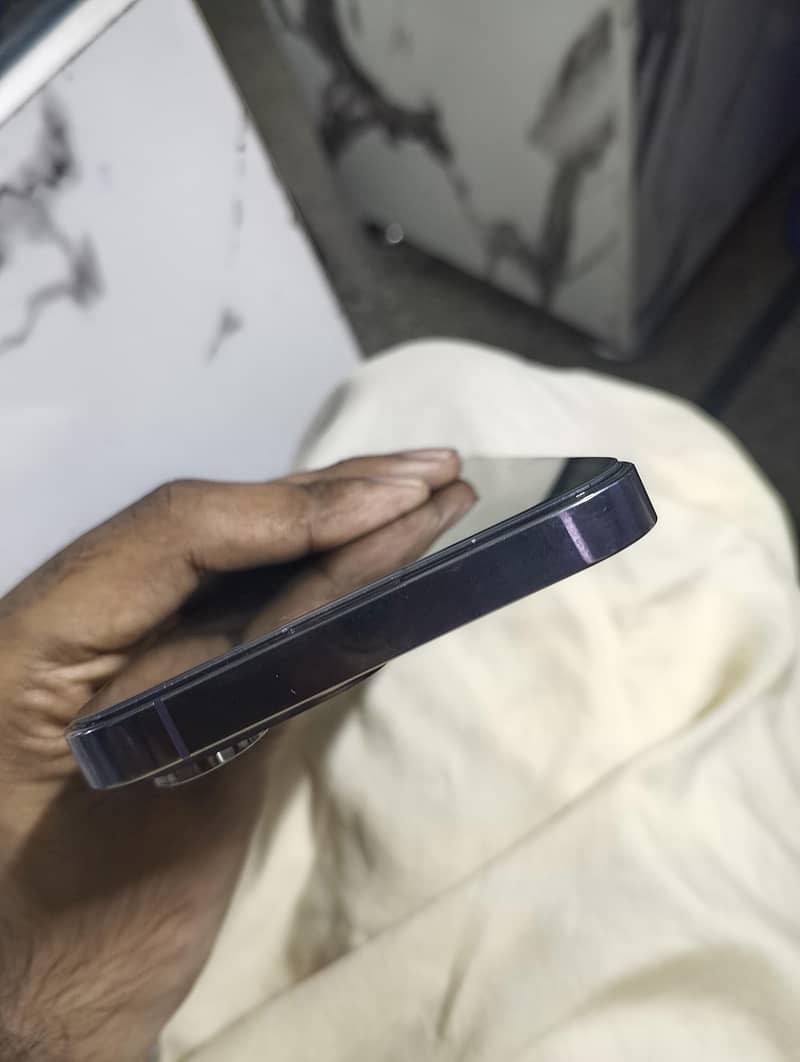 Apple iPhone 14 Pro Max 4