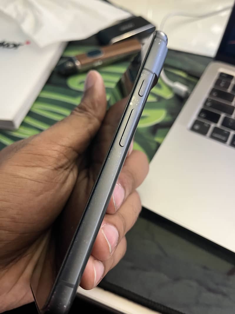 Google Pixel 8 5