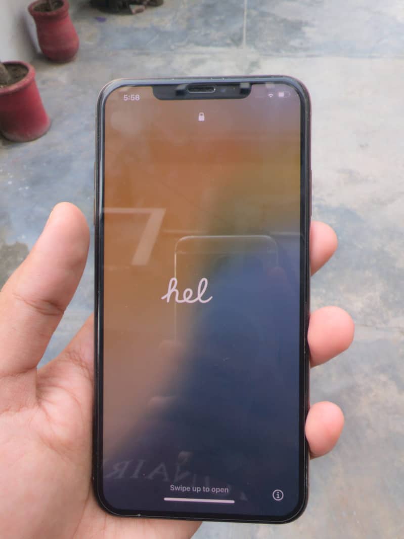 Apple iPhone XS Max 0