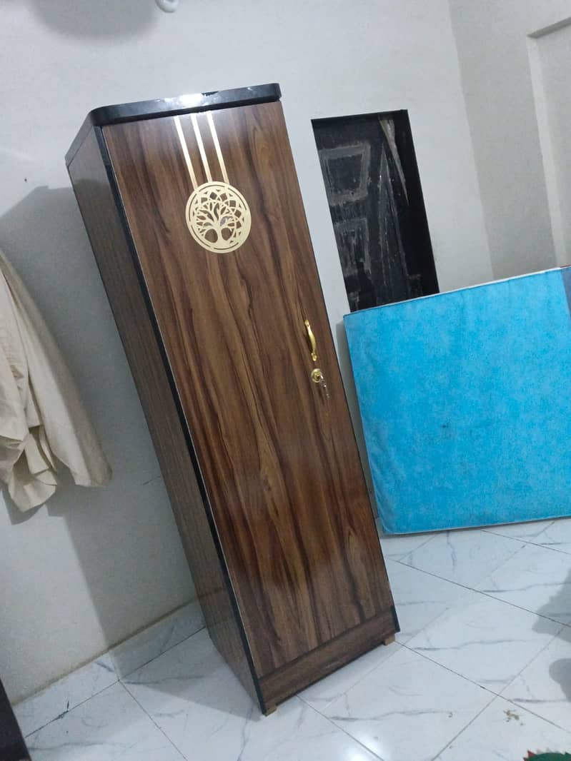 Single door almari 0