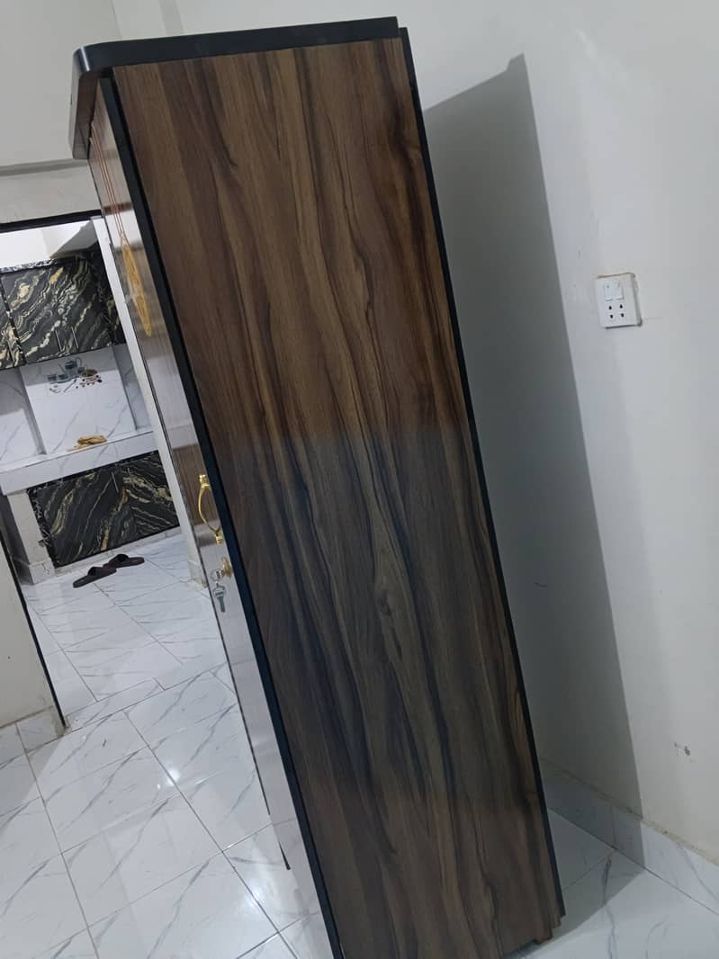 Single door almari 1