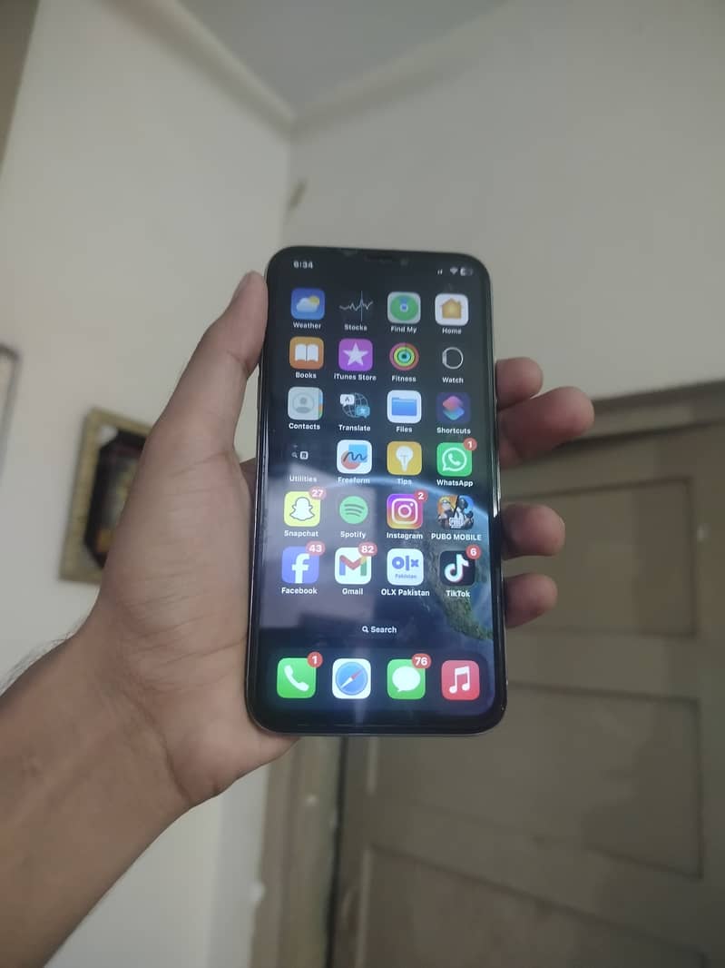 Apple iPhone X 3
