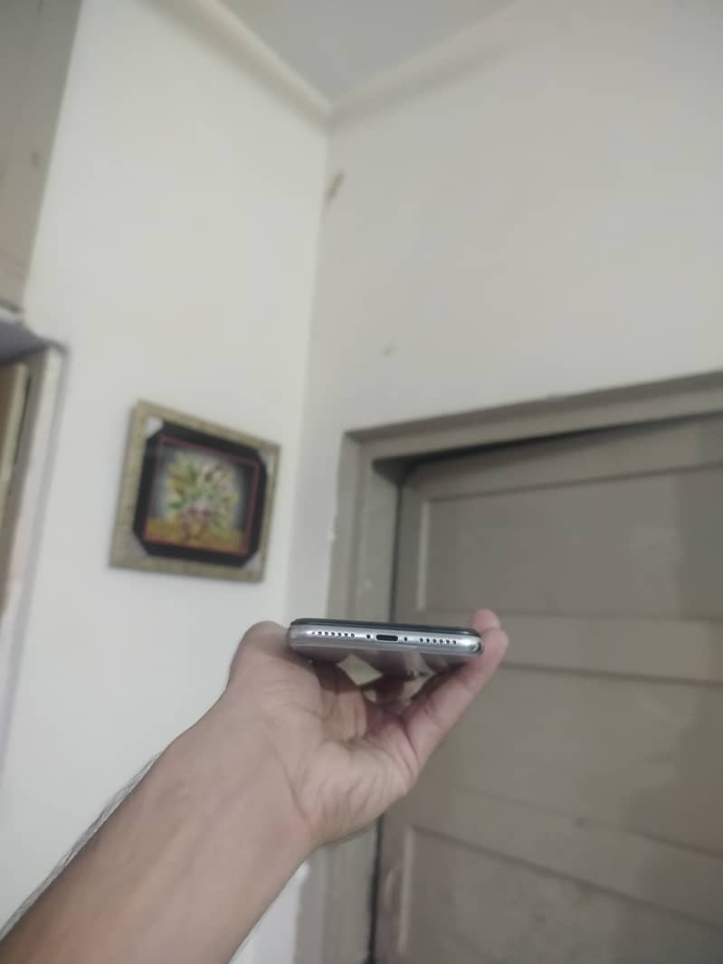 Apple iPhone X 5